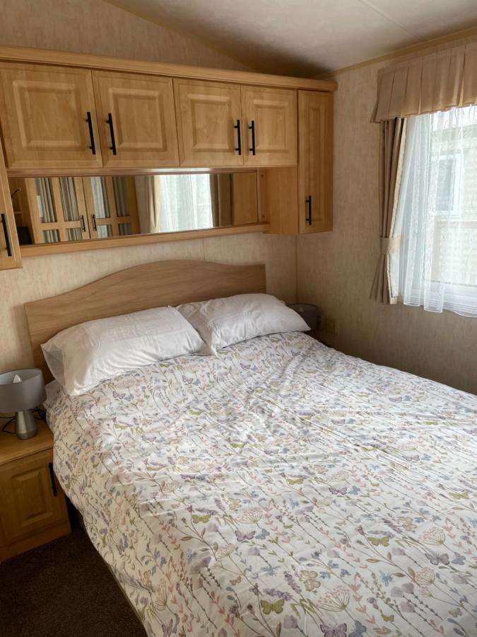Golden Palm Tm5 * Chapel Saint Leonards
